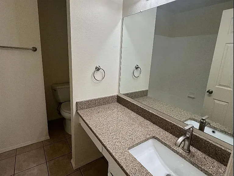 1321 E Morrow Dr — Photo 28