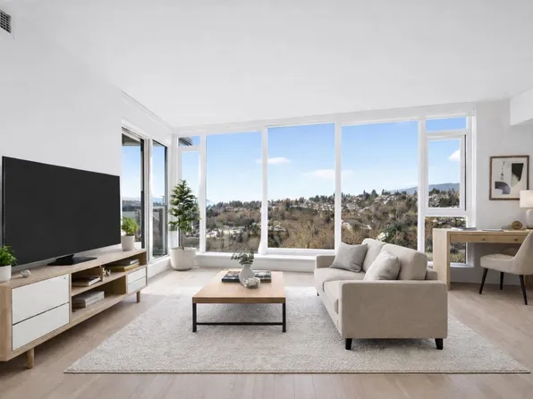 1401 Hunter St #1906, North Vancouver, BC V7J 0E2