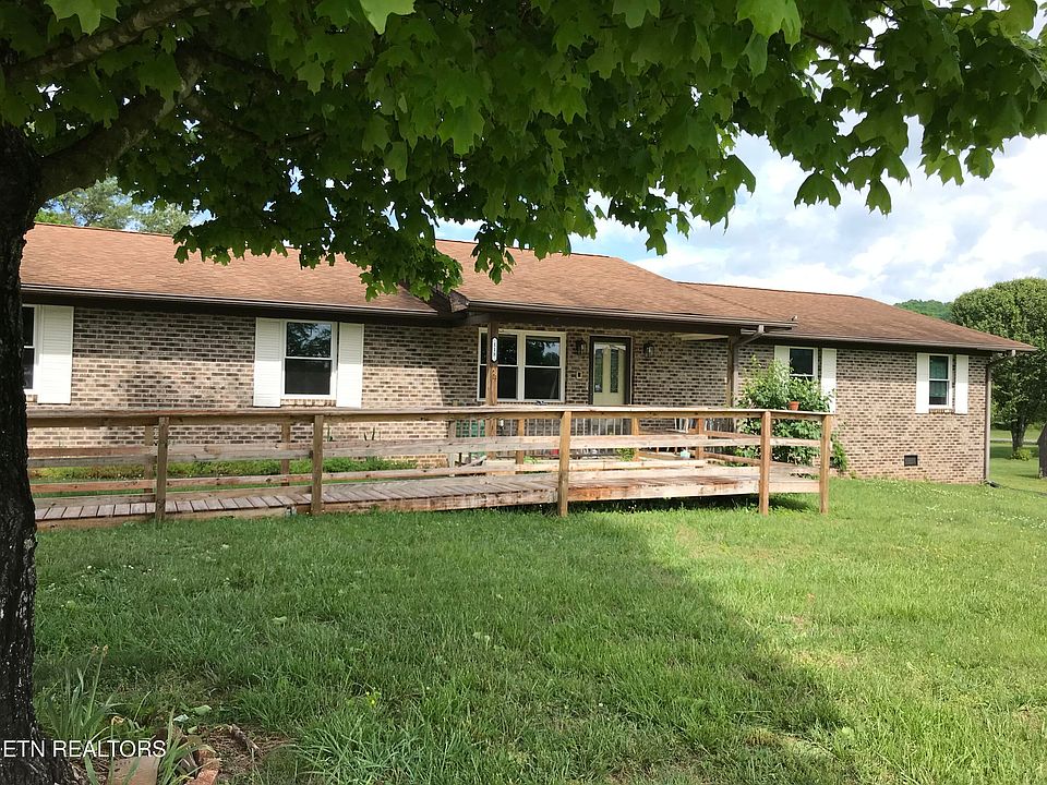 2nd image of 118 Big Valley Rd