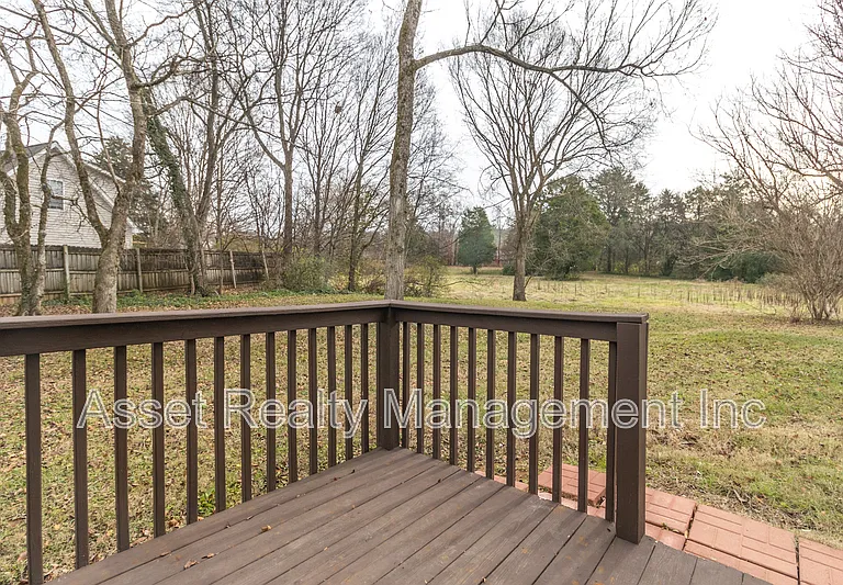 836 Duchess Way — Photo 10