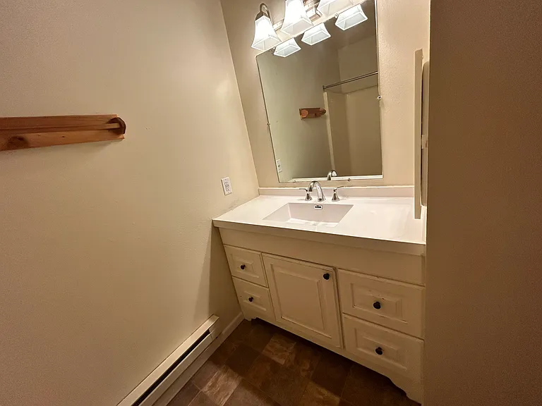222 N Central St — Photo 13