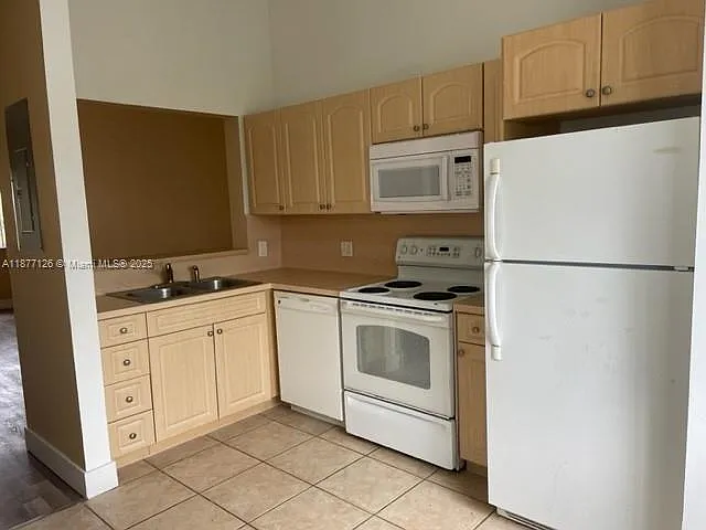 2 bed, 979 sqft, $2,200 — Photo 4