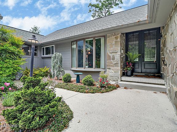 3rd image of 197 Markham Ln
