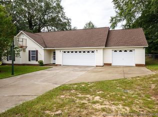 2904 Lois Cir, Eastover, NC 28312