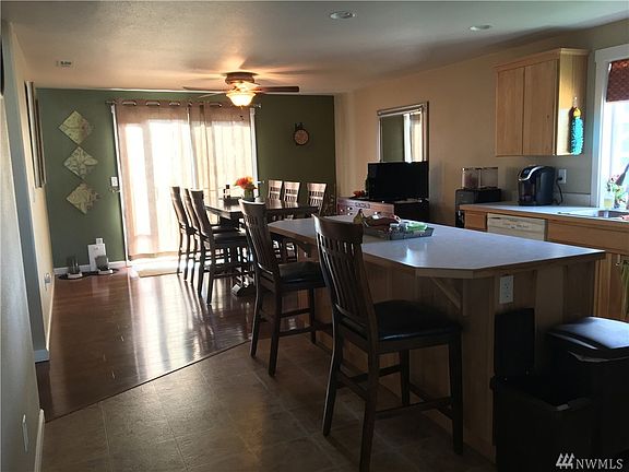 2nd image of 1051 E June Dr