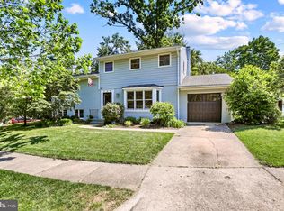 909 N Overlook Dr, Alexandria, VA 22305