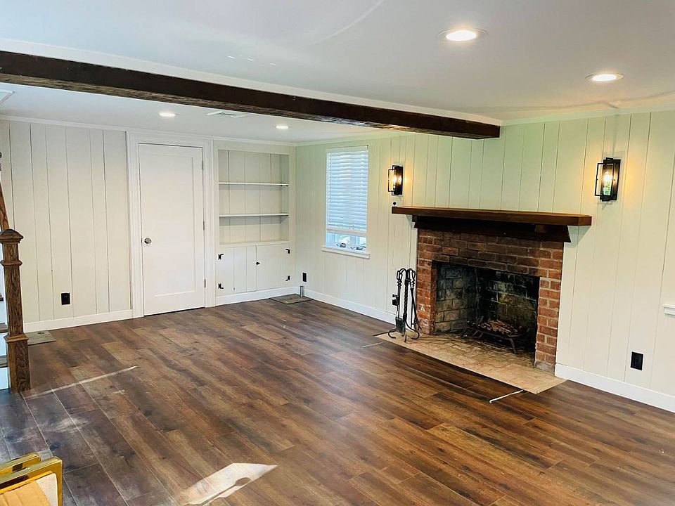 1st image of 62 Hegemans Ln