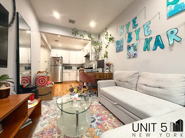 586 Bainbridge Street 3B image 3 of 7