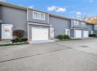 1707 Walnut Ln, Rocky River, OH