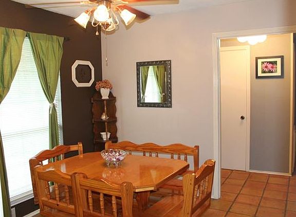 4th image of 1008 Berkley Dr