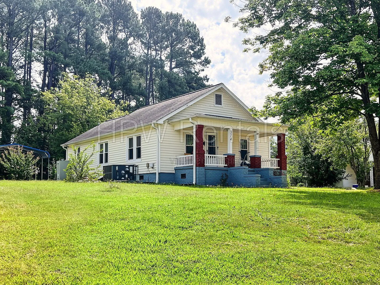 2 bed, 1.0 bath, 1067 sqft, $1,175 — Photo 1