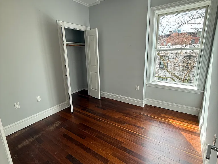 61 Erie St #3R — Photo 8