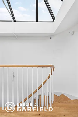 Sold by Leslie J. Garfield | media 10