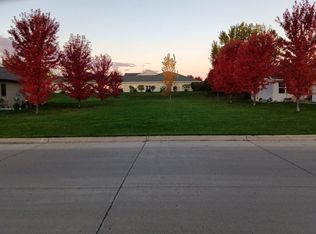 Zenith Ave, Spirit Lake, IA 51360