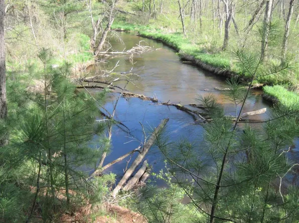 1017 9th Avenue #1, Hancock, WI 54943