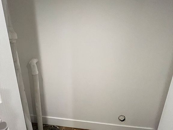 2nd image of 4434 W Monroe St Basement 3