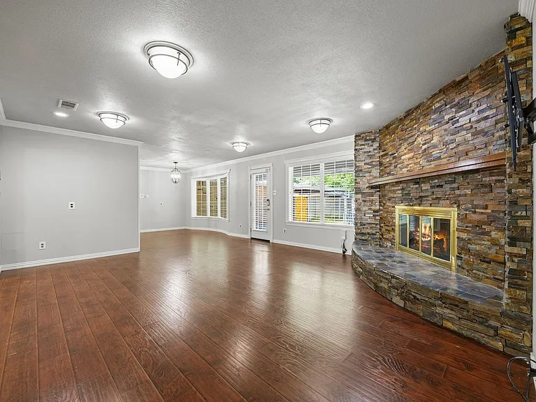 2231 Shadywood Ct — Photo 8