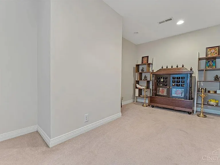 9123 E Kemper Rd — Photo 12