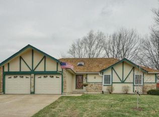 6516 Westgate Cir, Shawnee, KS 66216