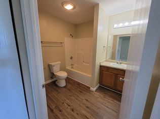 330 Weis St UNIT B, Allenton, WI 53002