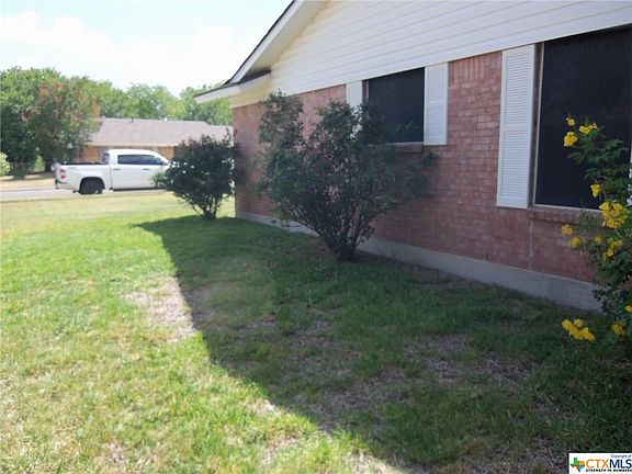 3rd image of 2909 Sierra Dr