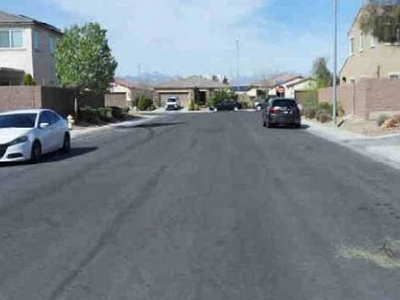 Exterior Neighborhood (street photo)