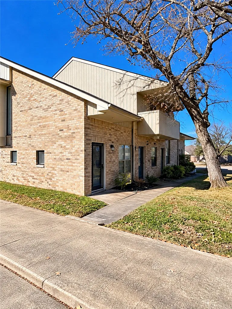 1 bed, 715 sqft, $1,000 — Photo 1