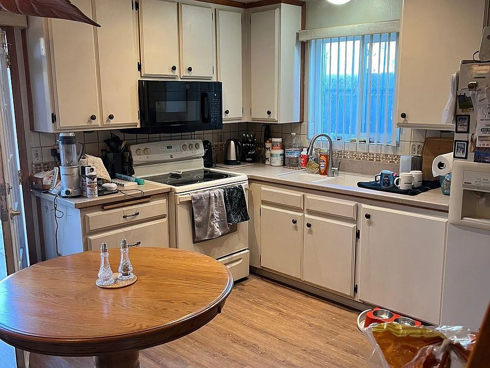 2nd image of 9836 Arapaho St