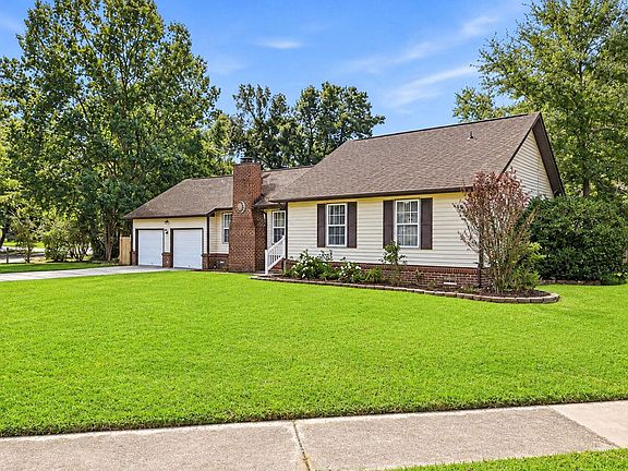 3rd image of 100 Carrington Ln