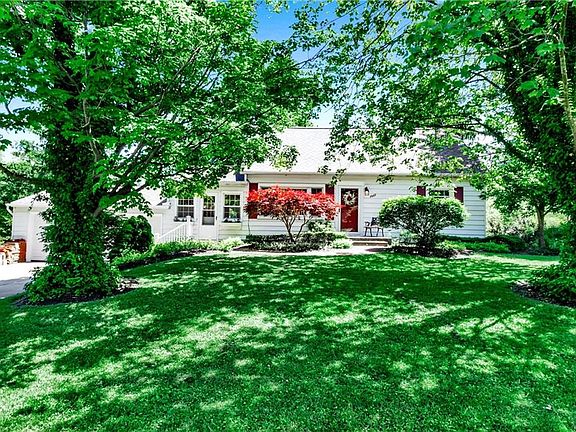 3rd image of 7537 Valley Circle Ln