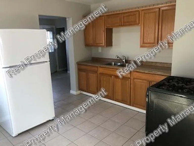 6533 Missouri Ave — Photo 4