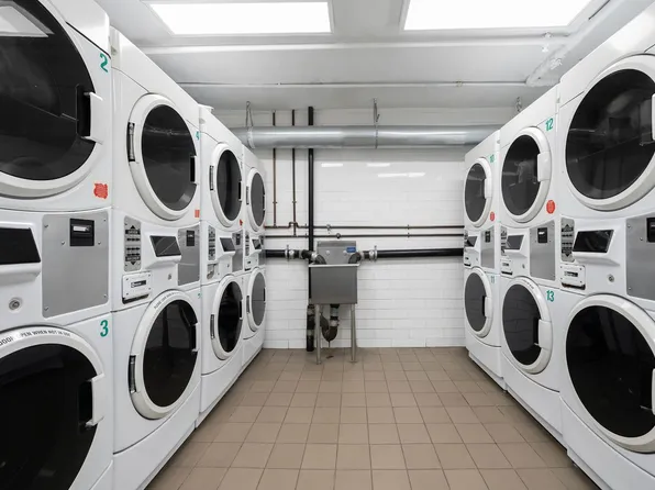 99 Bank Street image 8 of 9