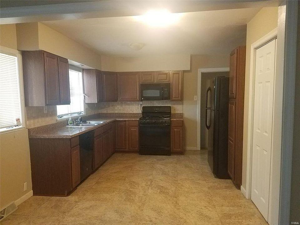 1st image of 740 Gerald Ave