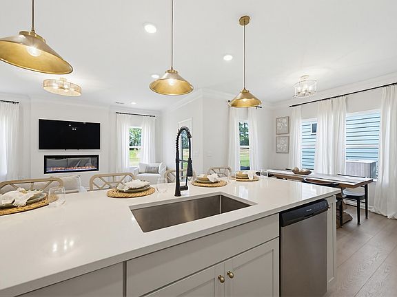2nd image of 75 Commons Cir