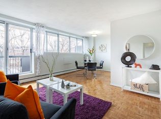 1725 Frobisher Ln #105, Ottawa, ON K1G0E6