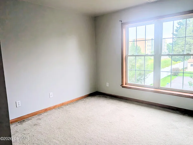 1011 N Old Trl — Photo 14