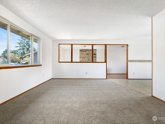3rd image of 1094 Greenwood