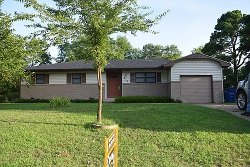 619 W Cheyenne Dr Photo 1