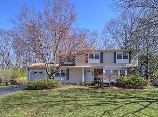 8 Macleish Dr, Morganville, NJ 07751