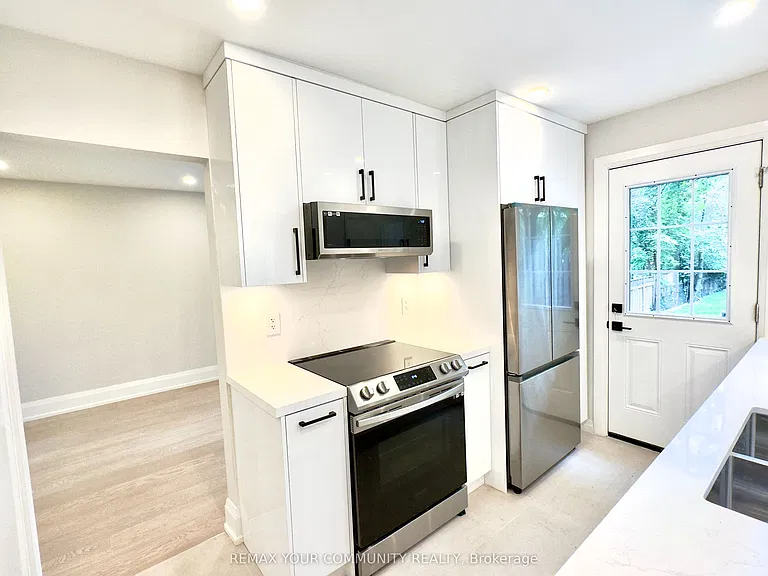 351 Fairlawn Ave — Photo 7
