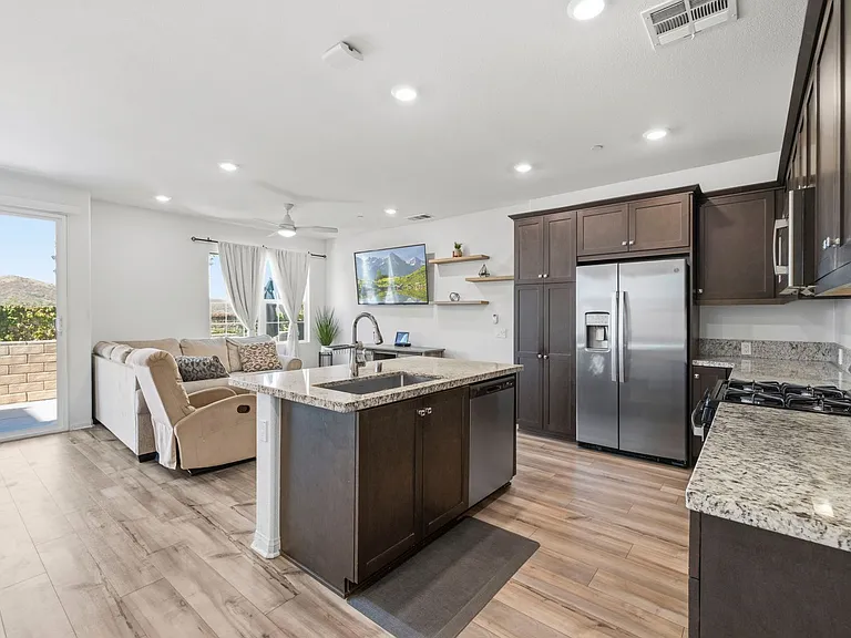 22760 Harmony Dr — Photo 9