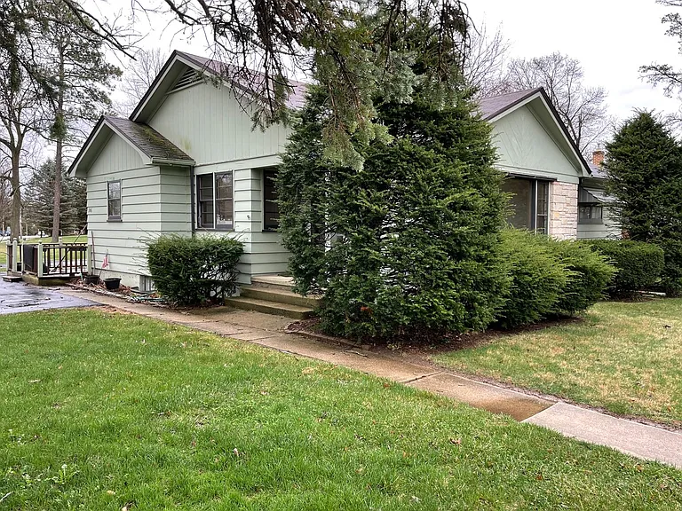 106 Highland Ave — Photo 10