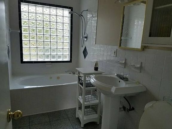 2nd image of 3009 Sutton Dr