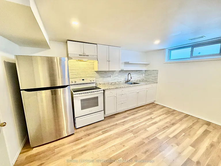2175 Martha Ave #B — Photo 4
