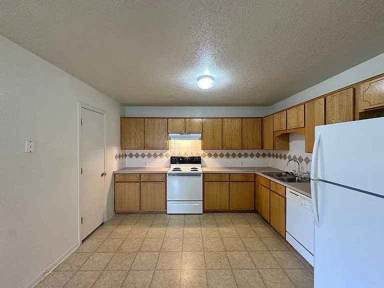 2207 Indian Trl — Photo 8