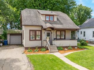 415 7th St, Menasha, WI 54952