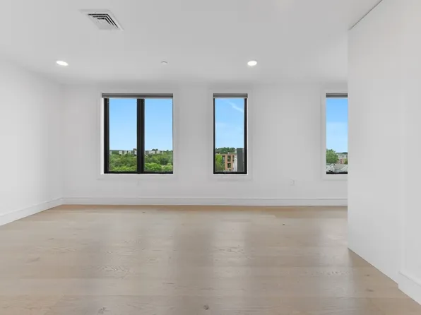 50 Leo M Birmingham Pkwy Unit 509, Brighton, MA 02135