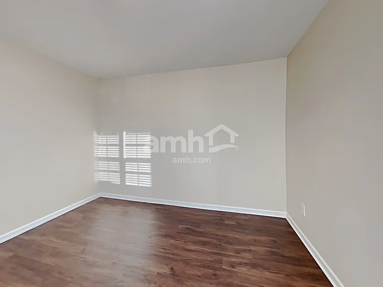 864 Brookdale Ln — Photo 14