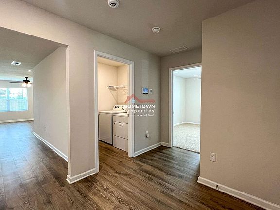 4th image of 5292 Peach Dr