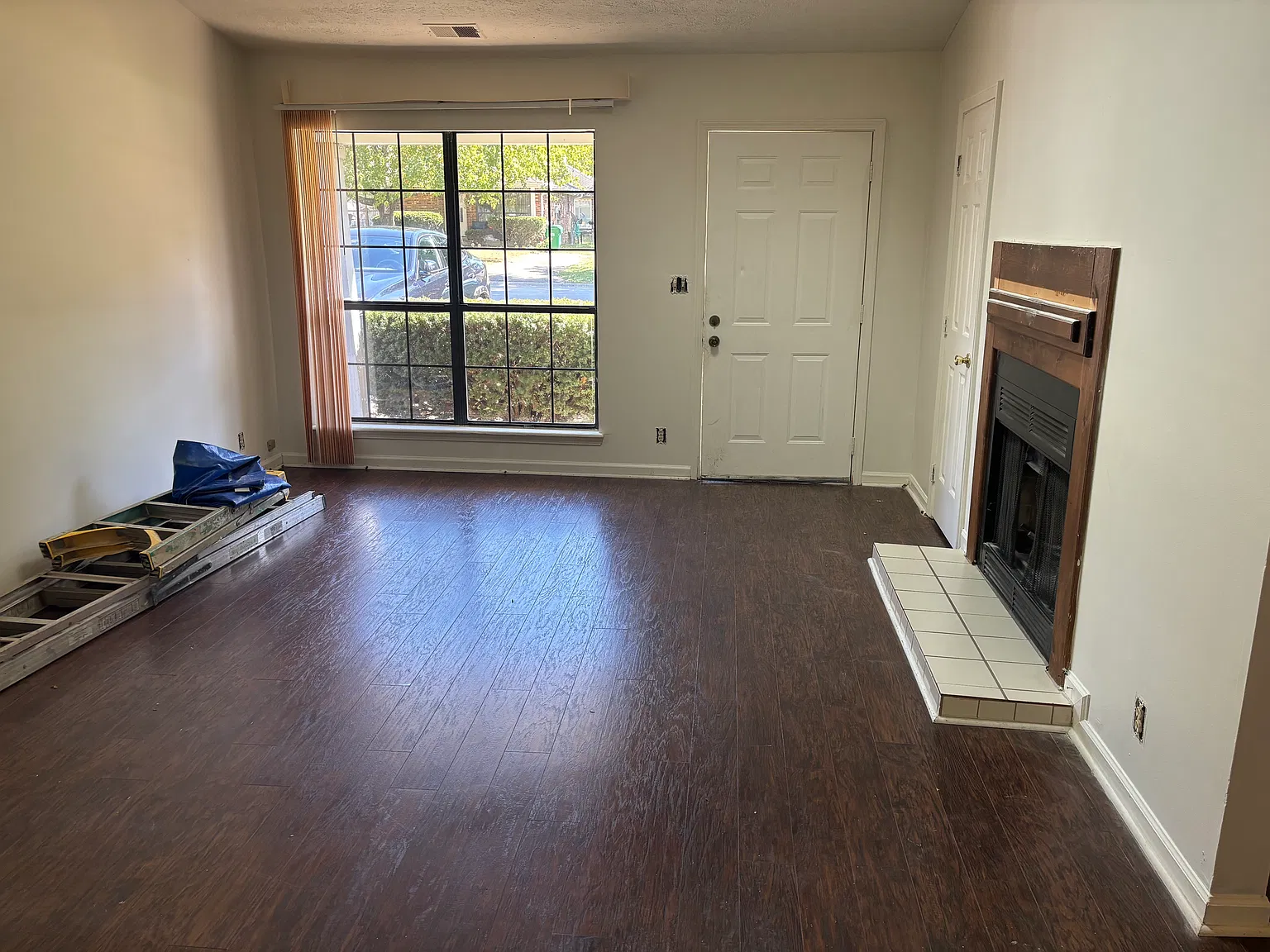 3758 Chamberlain Ct — Photo 3